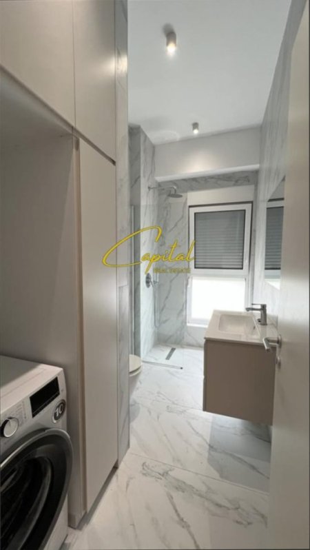 Tirane, jepet me qera apartament 1+1 Kati 6, 65 m² 400 € (ALI DEMI)