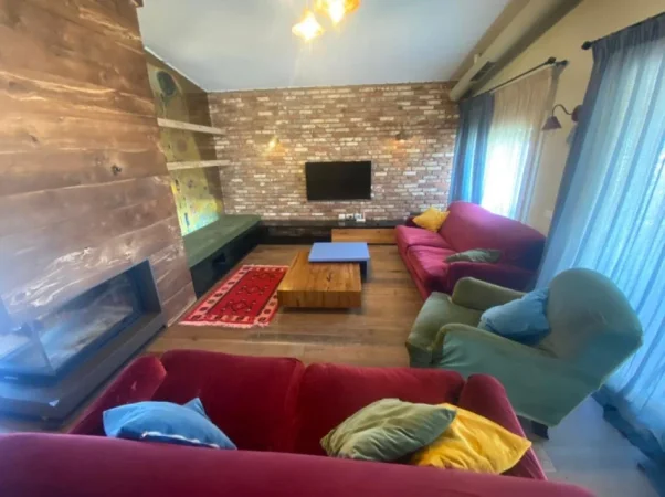 Tirane, jepet me qera Vile 3+1+2+Oborr 500m2, Kati 0, 206 m² 2.600 € (Long Hill Residence)