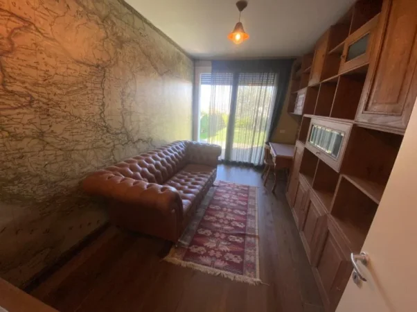 Tirane, jepet me qera Vile 3+1+2+Oborr 500m2, Kati 0, 206 m² 2.600 € (Long Hill Residence)