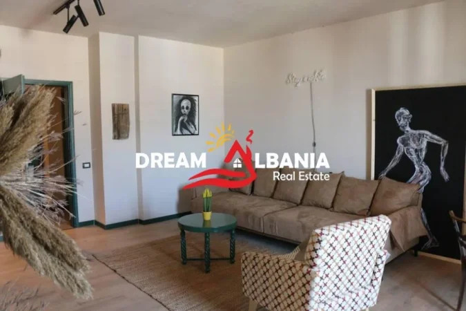 Tirane, jepet me qera apartament 2+1 Kati 14, 115 m² 800 € (ne Bulevardin Zogu i Pare prane Shkencave te Natyres)