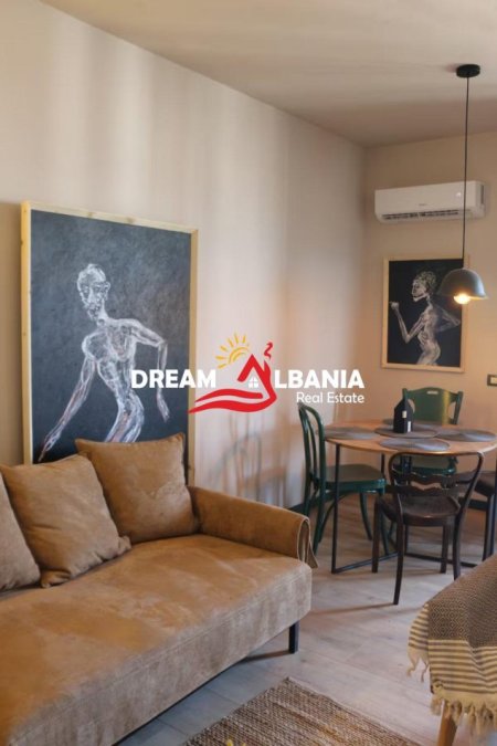 Tirane, jepet me qera apartament 2+1 Kati 14, 115 m² 800 € (ne Bulevardin Zogu i Pare prane Shkencave te Natyres)