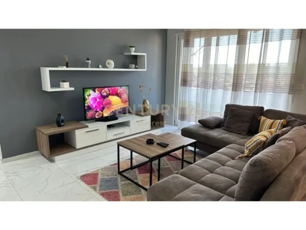 Tirane, jap me qera apartament 1+1 Kati 7, 85 m² 550 € 