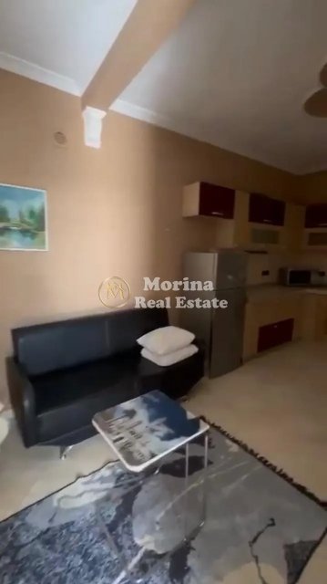 Tirane, jepet me qera apartament 1+1 Kati 1, 65 m² 500 € (Medrese)