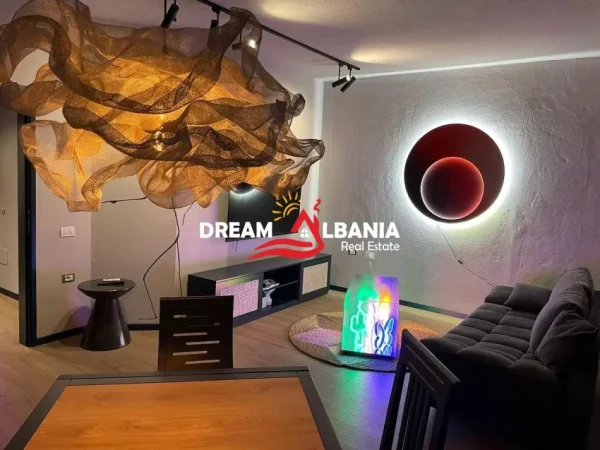 Tirane, jepet me qera apartament 1+1 Kati 14, 78 m² 700 € (ne Bulevardin Zogu i Pare prane Shkencave te Natyres)