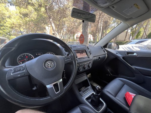 Tirane, shitet SUV | Xhip Volkswagen Tiguan Benzin, gri e erret manuale Kondicioner 224.187 km 6.000 €