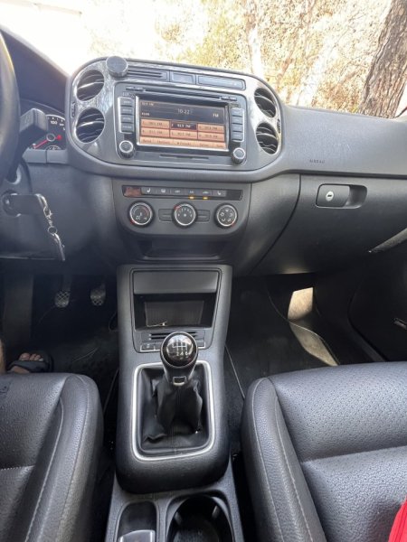 Tirane, shitet SUV | Xhip Volkswagen Tiguan Benzin, gri e erret manuale Kondicioner 224.187 km 6.000 €