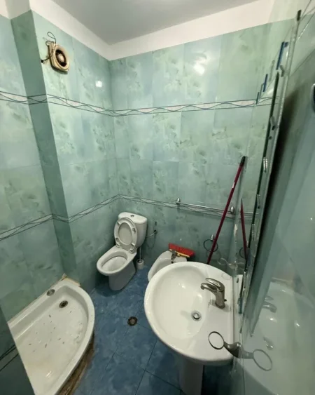 Tirane, shes garsonier Kati 3, 45 m² 110.000 € (Pazari i Ri)