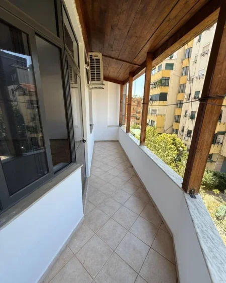 Tirane, shes garsonier Kati 3, 45 m² 110.000 € (Pazari i Ri)
