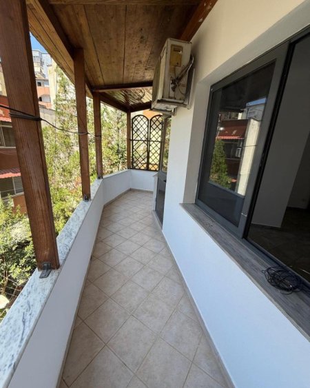 Tirane, shes garsonier Kati 3, 45 m² 110.000 € (Pazari i Ri)