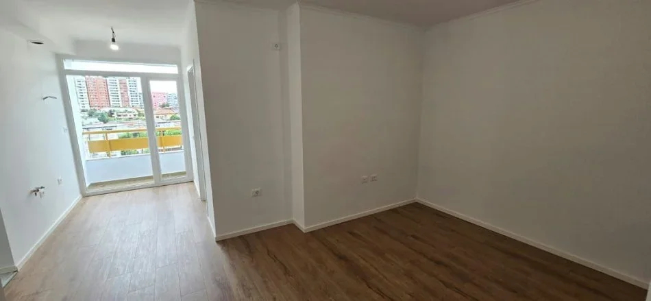 Tirane, shes apartament 1+1+Ballkon Kati 7, 53 m² 115.000 € (Rruga"Kavajes")