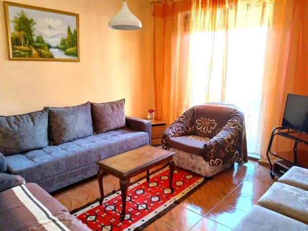 JEPET ME QERA APARTAMENT 2+1 NE BRRYL NE VIJE TE PARE Kati 3, 80 m² 500 €