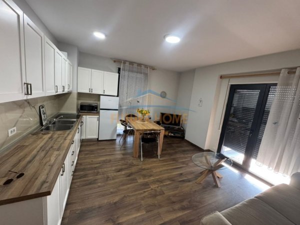 Tirane, jepet me qera apartament 1+1 Kati 8, 70 m² 700 € (Kompleksi Dinamo)