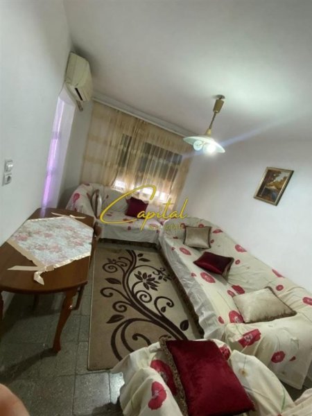 Tirane, jepet me qera apartament 1+1 Kati 3, 50 m² 390 € (SHKOLLA E BASHKUAR)