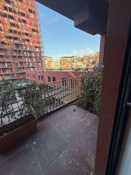 Tirane, jepet me qera zyre Kati 4, 113 m² 1.300 € (Rruga e Kavajes)