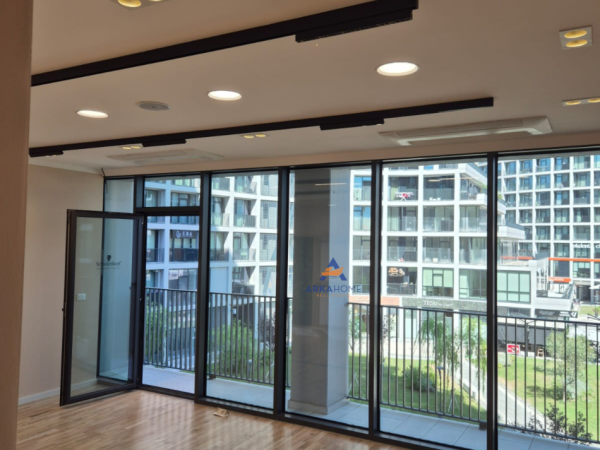 Tirane, jepet me qera zyre Kati 2, 128 m² 2.200 € (LAKEVIEW RESIDENCE)