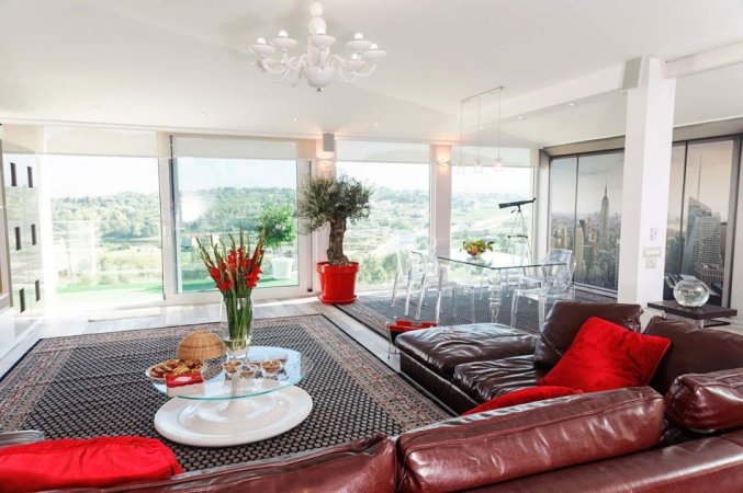 Tirane, jepet me qera apartament+verande | Penthouse 2+1+Aneks+Ballkon Kati 6, 203 m² 1.700 € (Liqeni i Thate)