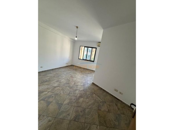 Tirane, shitet apartament 1+1 Kati 3, 45 m² 110.000 € 