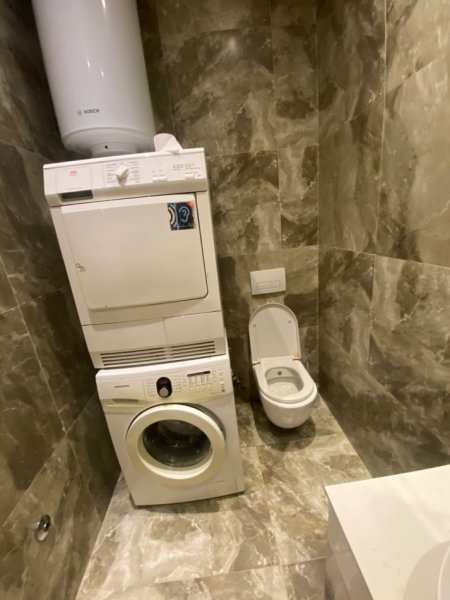 Tirane, jepet me qera apartament 2+1+Aneks+Ballkon Kati 5, 77 m² 500 € (Rruge bill klintoon)