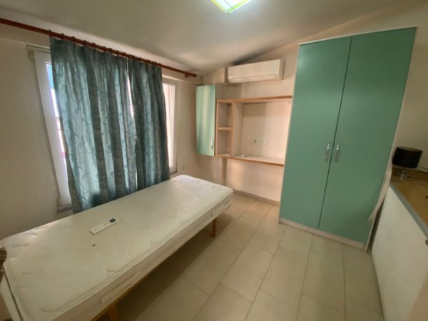 Tirane, jepet me qera apartament 2+1+Aneks+Ballkon Kati 5, 77 m² 500 € (Rruge bill klintoon)