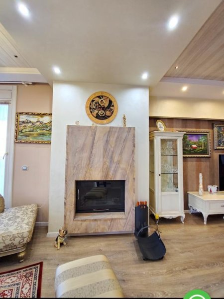 Tirane, shes Vile 5+1+Aneks+Ballkon , 600 m² (Akacia Hills)