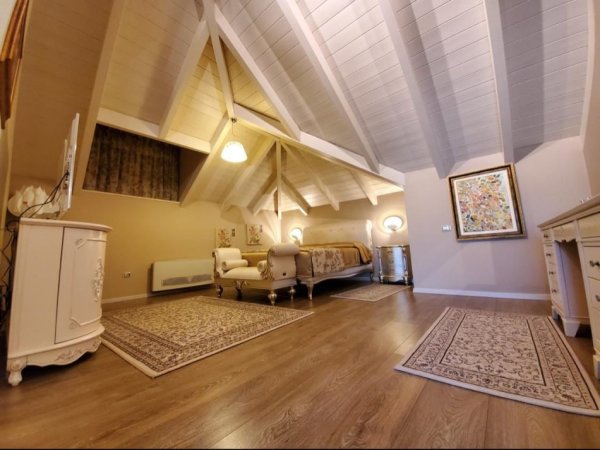 Tirane, shes Vile 5+1+Aneks+Ballkon , 600 m² (Akacia Hills)