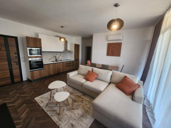 Tirane, jepet me qera apartament 2+1+Ballkon Kati 3, 100 m² 600 € (Kompleksi Bermon, Bulevardi i Ri)