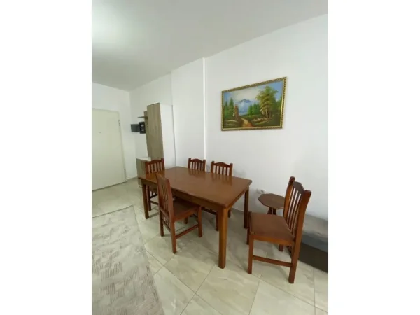 Tirane, jepet me qera apartament 2+1 Kati 2, 80 m² 650 € (Komuna e Parisit)