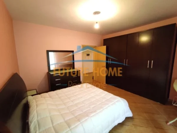 Tirane, jepet me qera apartament 2+1 Kati 7, 110 m² 650 € (Komuna e Parisit)