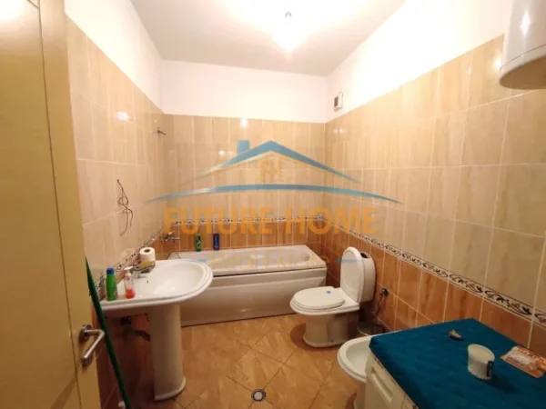 Tirane, jepet me qera apartament 2+1 Kati 7, 110 m² 650 € (Komuna e Parisit)