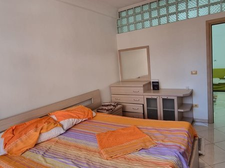 Tirane, jepet me qera apartament 1+1 Kati 2, 77 m² 600 € (Bulevardi Zogu i Pare)