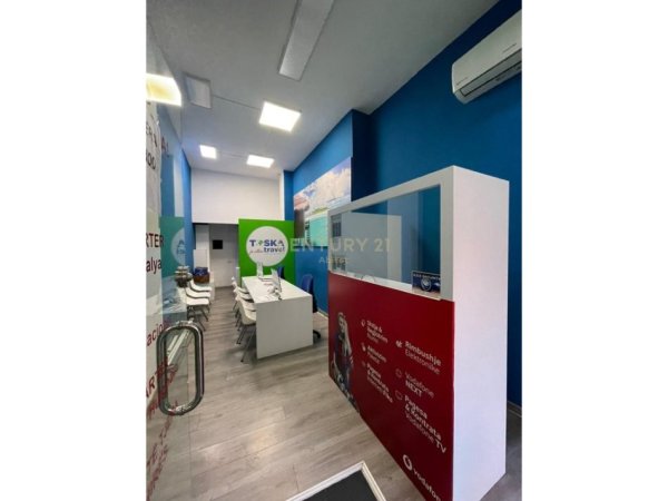 Tirane, jepet me qera dyqan Kati 0, 25 m² 450 € (pranë Liceu Artistik)