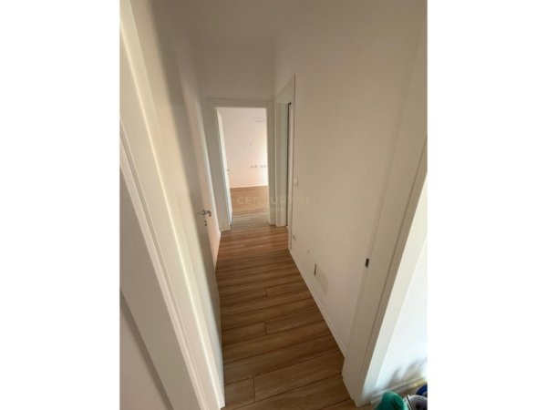 Tirane, jepet me qera zyre Kati 4, 113 m² 1.300 € (GARDEN BUILDING)