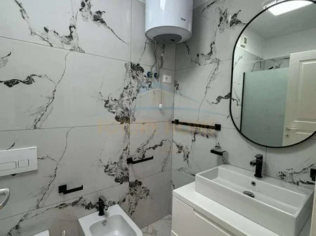 Tirane, jepet me qera apartament 2+1+Ballkon Kati 2, 120 m² 800 € (Rruga Jordan Misja)
