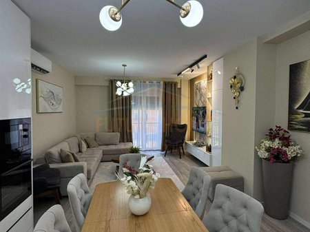 Tirane, jepet me qera apartament 2+1+Ballkon Kati 2, 120 m² 800 € (Rruga Jordan Misja)