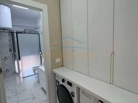 Tirane, jepet me qera apartament 2+1+Ballkon Kati 2, 120 m² 800 € (Rruga Jordan Misja)