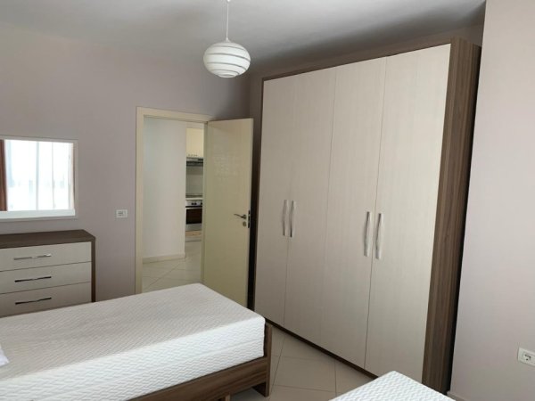 Jepet me Qera Super Apartament 1+1 tek Spitalet QSUT, pallat me ashensor, 65 m² 400 €uro