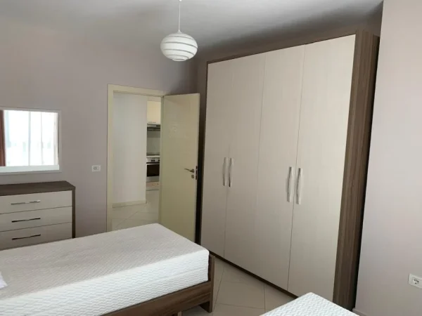 Jepet me Qera Super Apartament 1+1 tek Spitalet QSUT, pallat me ashensor, 65 m² 500 €uro