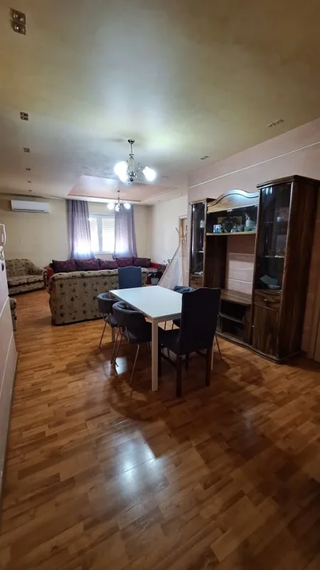 Tirane, jepet me qera , (Perball Ministris se jashteme)