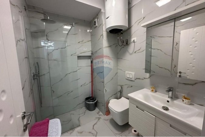 Tirane, jepet me qera apartament 1+1 Kati 1, 65 m² 450 € (grand gallery)