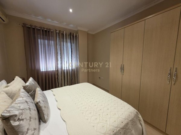 Tirane, jepet me qera apartament 1+1 Kati 4, 63 m² 600 € (RRUGA E KAVAJES, GLOBE)