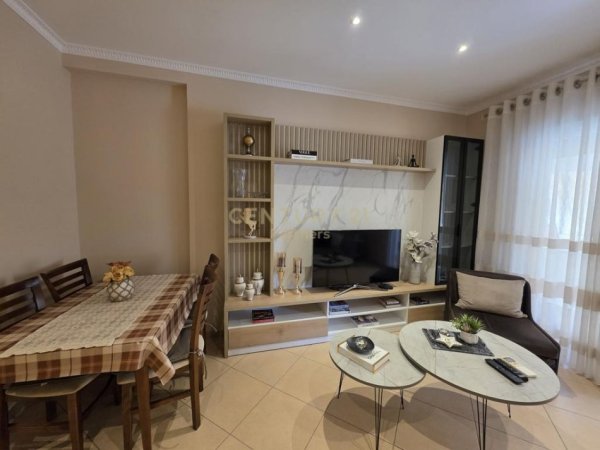 Tirane, jepet me qera apartament 1+1 Kati 4, 63 m² 600 € (RRUGA E KAVAJES, GLOBE)
