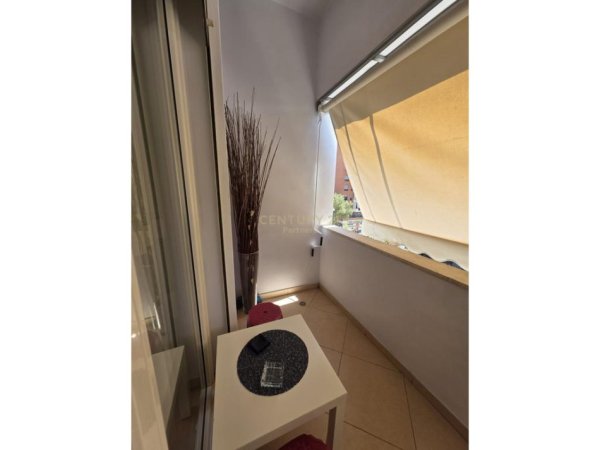 Tirane, jepet me qera apartament 1+1 Kati 4, 63 m² 600 € (RRUGA E KAVAJES, GLOBE)