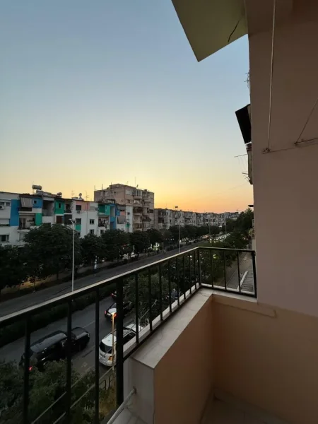 jepet me qera , (Vasil shanto)