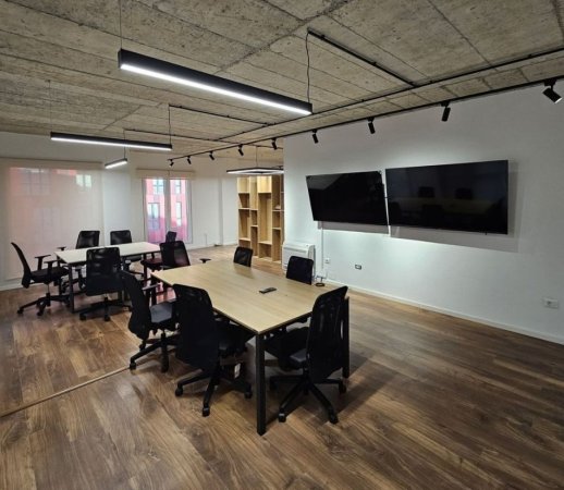 Tirane, jepet me qera ambjent biznesi Kati 3, 120 m² 2.500 € (Rruga e Elbasanit, Tiranë, TT 1954)