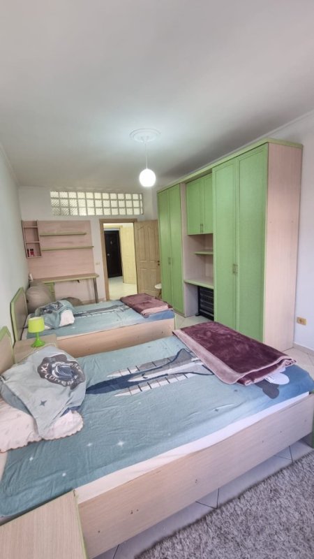 Tirane, jepet me qera apartament 2+1 Kati 2, 77 m² 600 € 