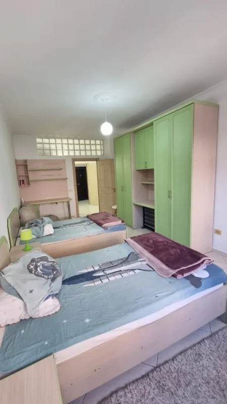 Tirane, jepet me qera apartament 2+1 Kati 2, 77 m² 600 € 