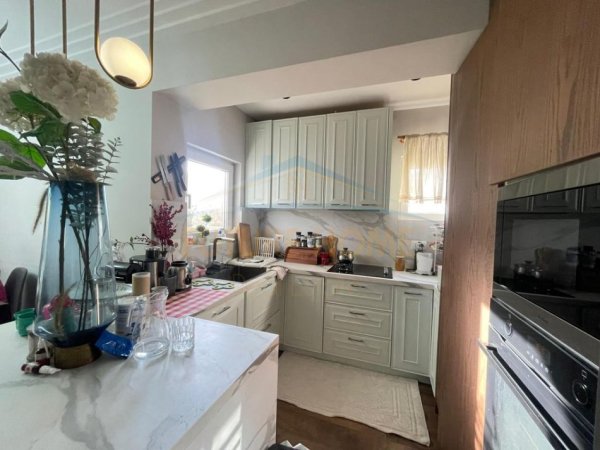 Tirane, shitet apartament 3+1 , 109 m² 250.000 € 