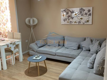 Tirane, jepet me qera apartament 1+1 Kati 3, 50 m² 550 € (Rr Mine Peza)