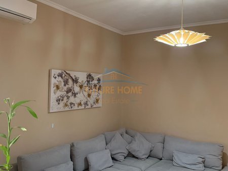 Tirane, jepet me qera apartament 1+1 Kati 3, 50 m² 550 € (Rr Mine Peza)