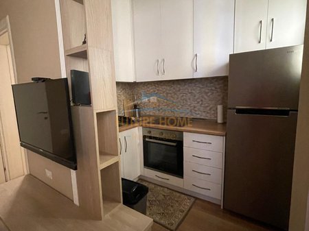 Tirane, jepet me qera apartament 1+1 Kati 3, 50 m² 550 € (Rr Mine Peza)
